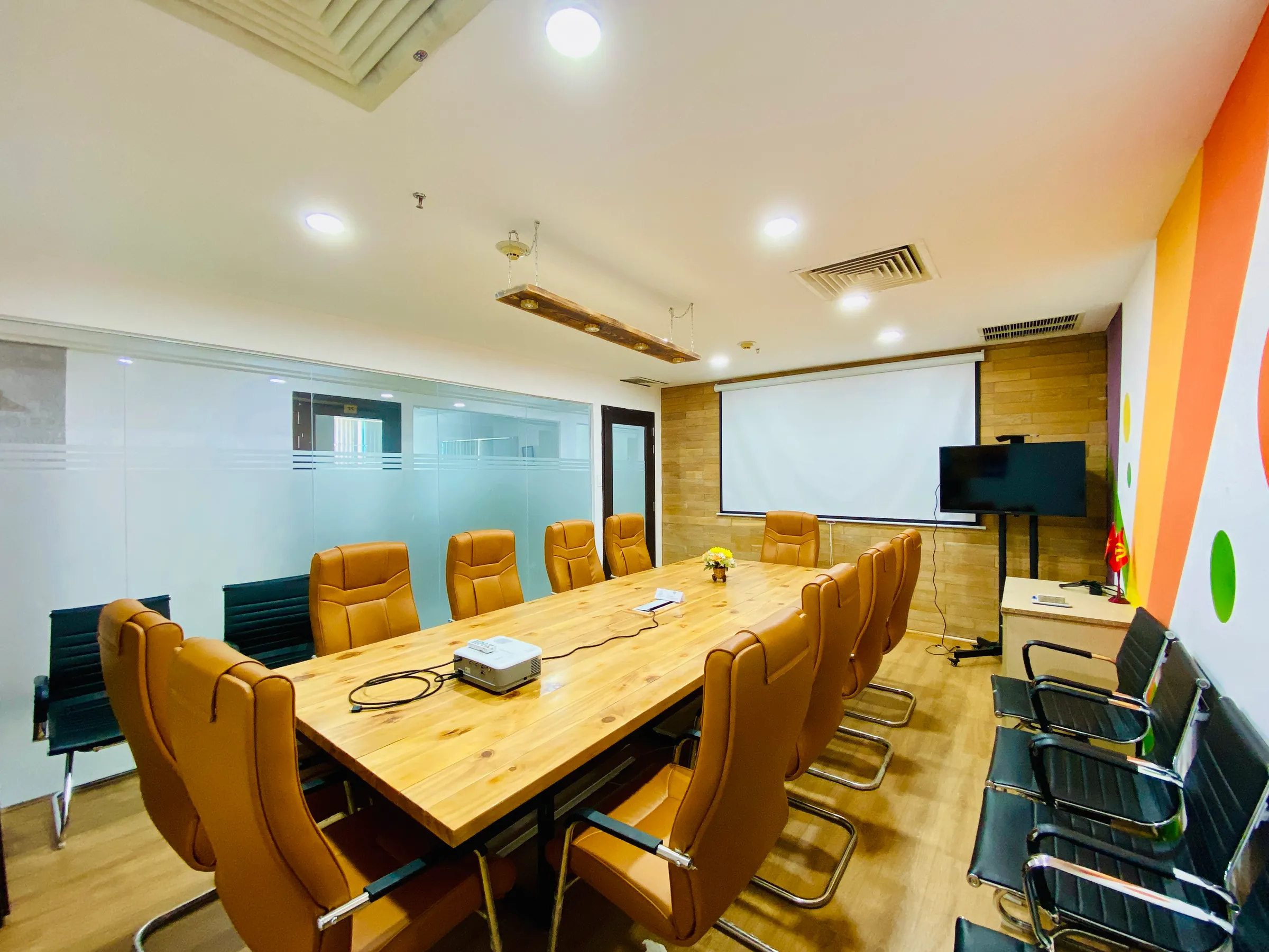 Phòng họp tại 5SOffice ROX Tower