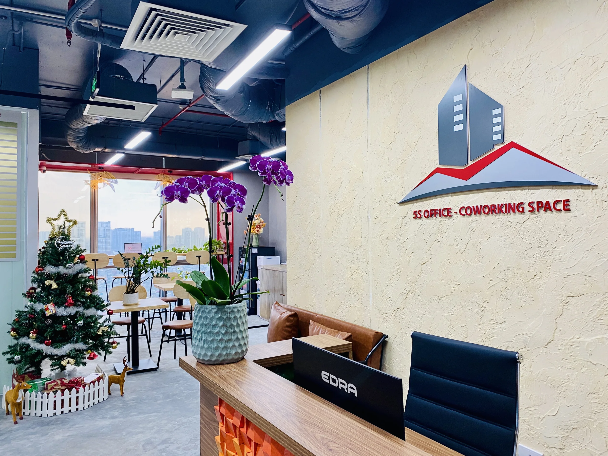 Không gian làm việc tại Vinaconex Diamond Tower